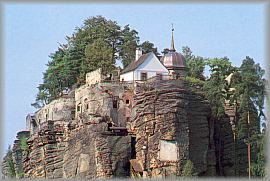 Skalní hrad Sloup - foto